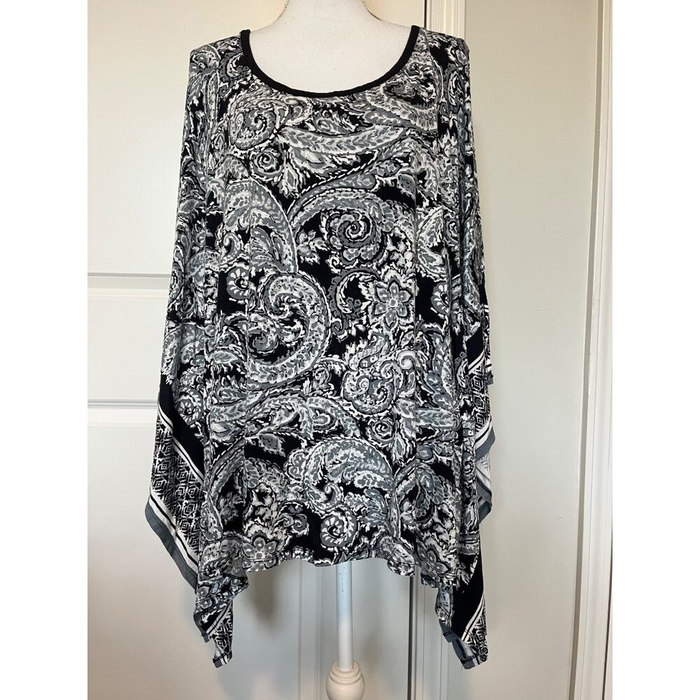 Lane Bryant Black & White Paisley Poncho Blouse Top Size 26 / 28 Swirl Flowy